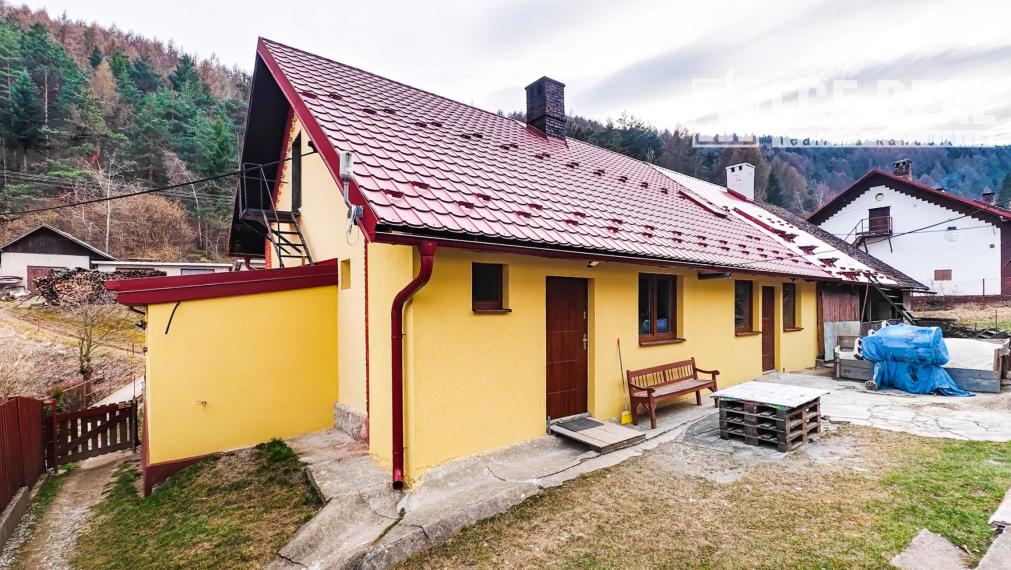 RD po kompletnej rekonštrukcii v lone prírody, Žakarovce