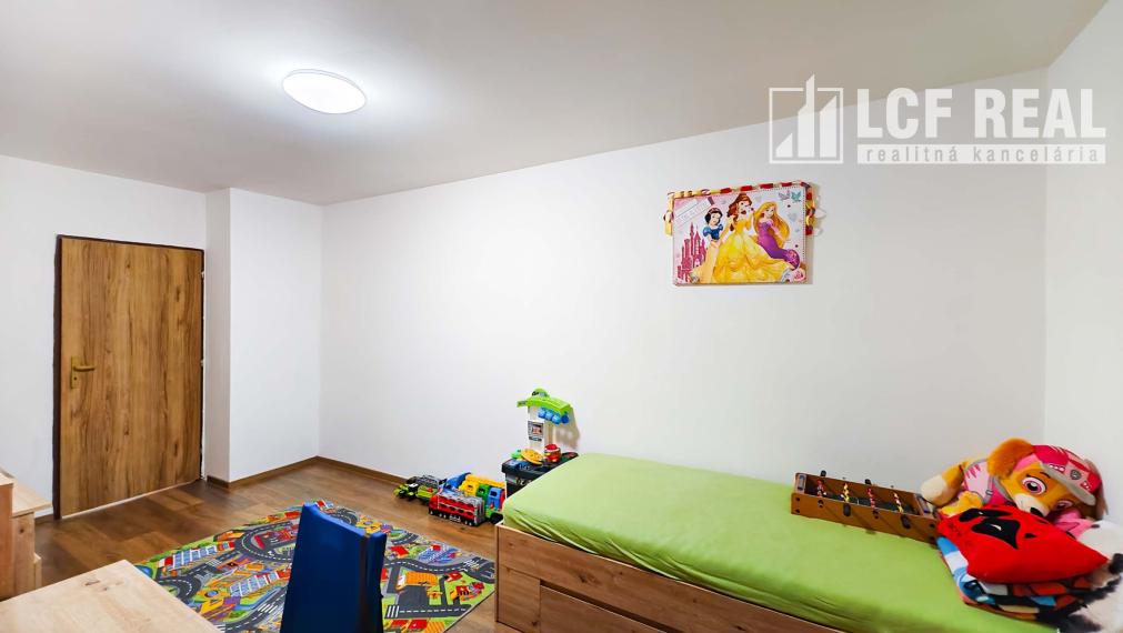 RD po kompletnej rekonštrukcii v lone prírody, Žakarovce