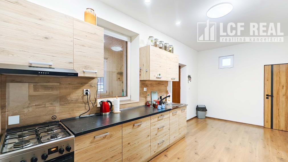 RD po kompletnej rekonštrukcii v lone prírody, Žakarovce