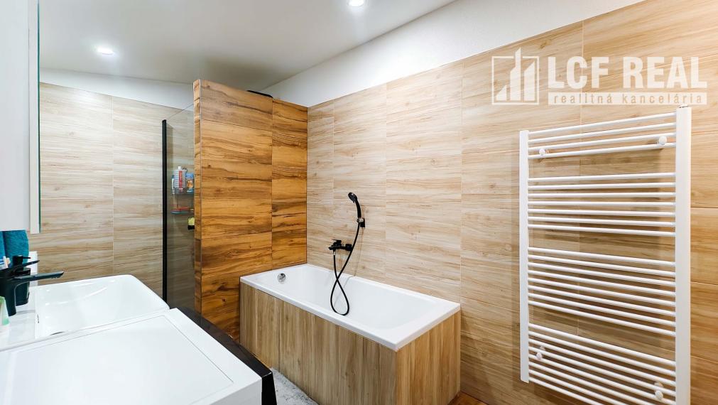 RD po kompletnej rekonštrukcii v lone prírody, Žakarovce