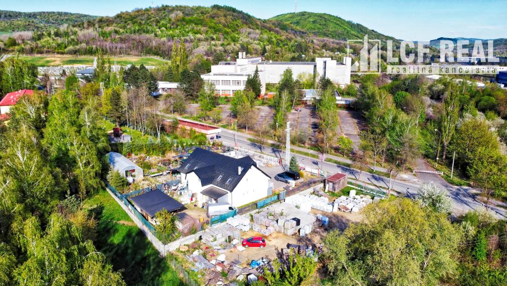 Prenájom zabehnutej prevádzky Záhradného centra, Snina