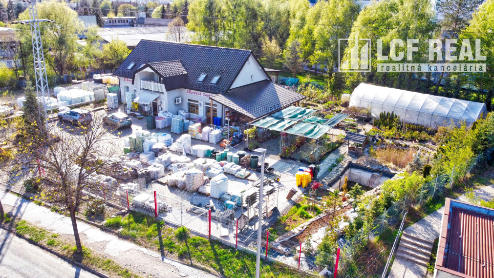 Prenájom zabehnutej prevádzky Záhradného centra, Snina
