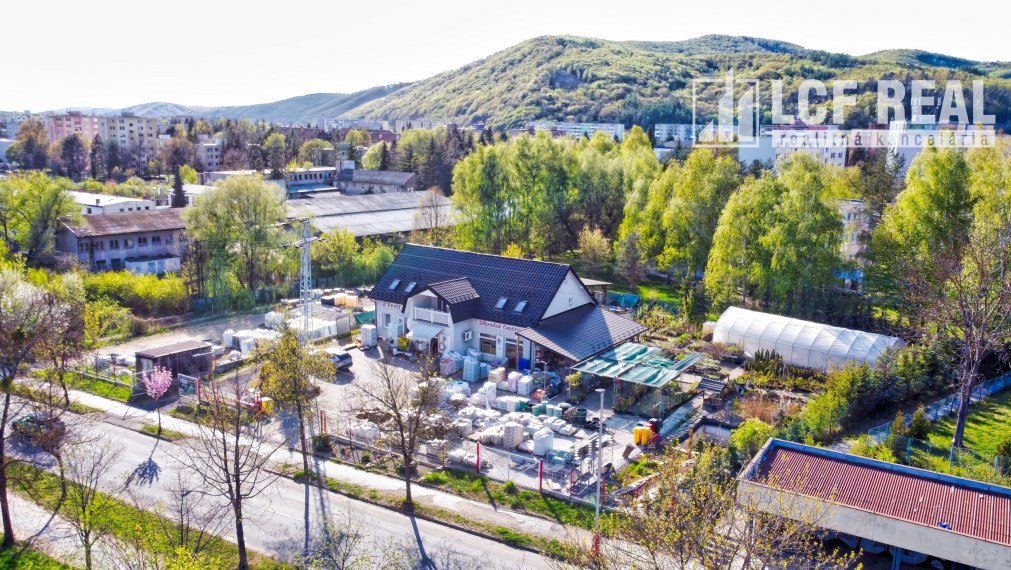 Prenájom zabehnutej prevádzky Záhradného centra, Snina