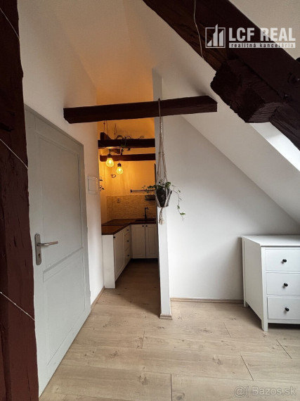 Podkrovný dizajnový apartmán s Top výhľadom, Banská Štiavnica