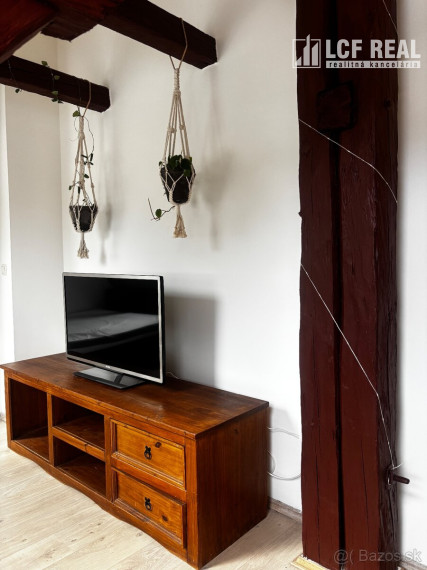 Podkrovný dizajnový apartmán s Top výhľadom, Banská Štiavnica