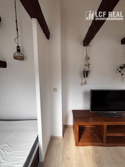 Podkrovný dizajnový apartmán s Top výhľadom, Banská Štiavnica