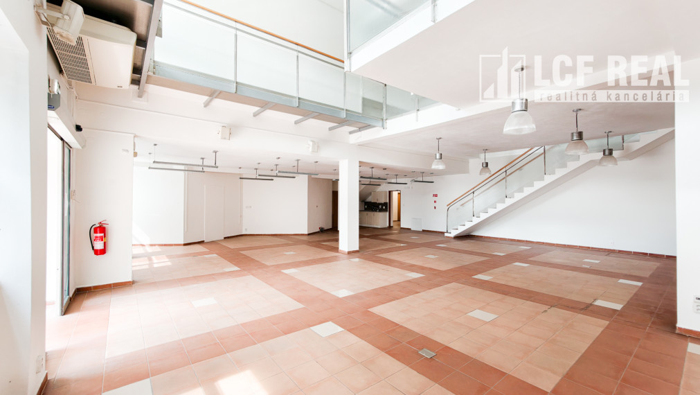 Na prenájom komerčný priestor s výmerou 314,7 m², Košice – Juh