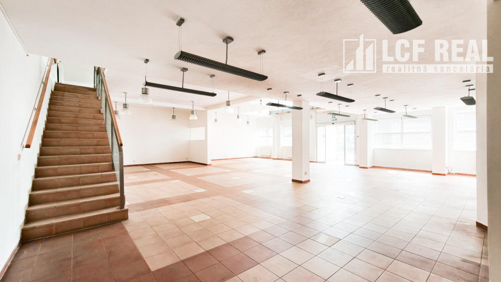 Na prenájom komerčný priestor s výmerou 314,7 m², Košice – Juh