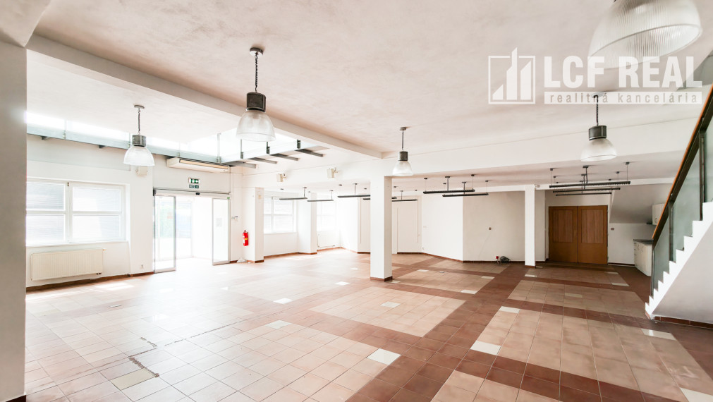 Na prenájom komerčný priestor s výmerou 314,7 m², Košice – Juh