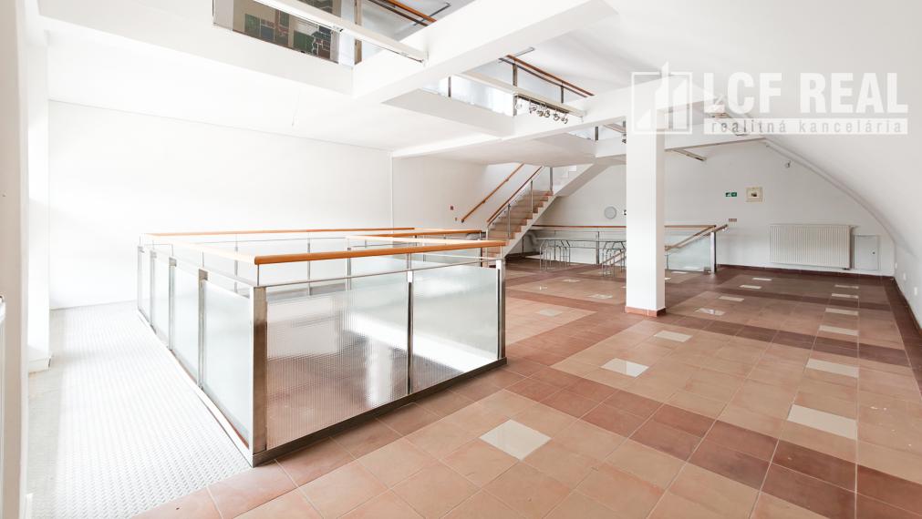 Na prenájom komerčný priestor s výmerou 314,7 m², Košice – Juh