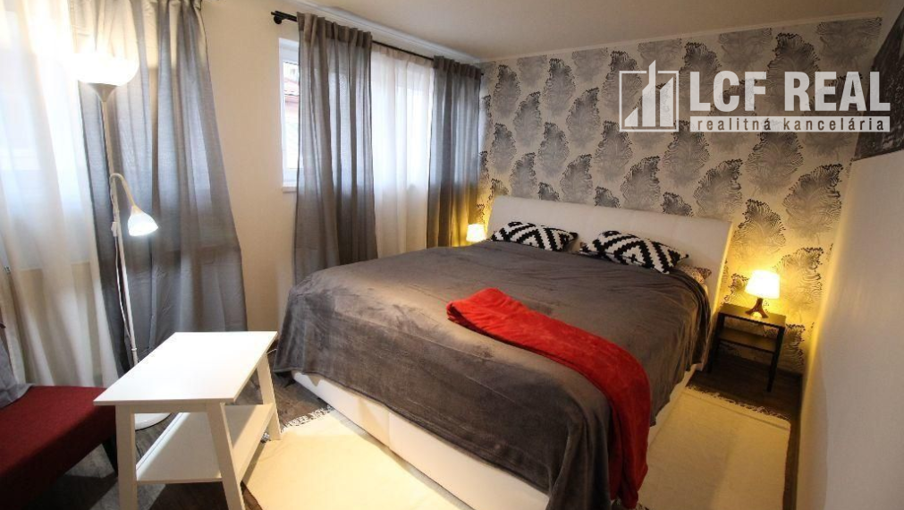 Na prenájom Luxusný 2-izbový byt, 100 m², Košice–Staré Mesto