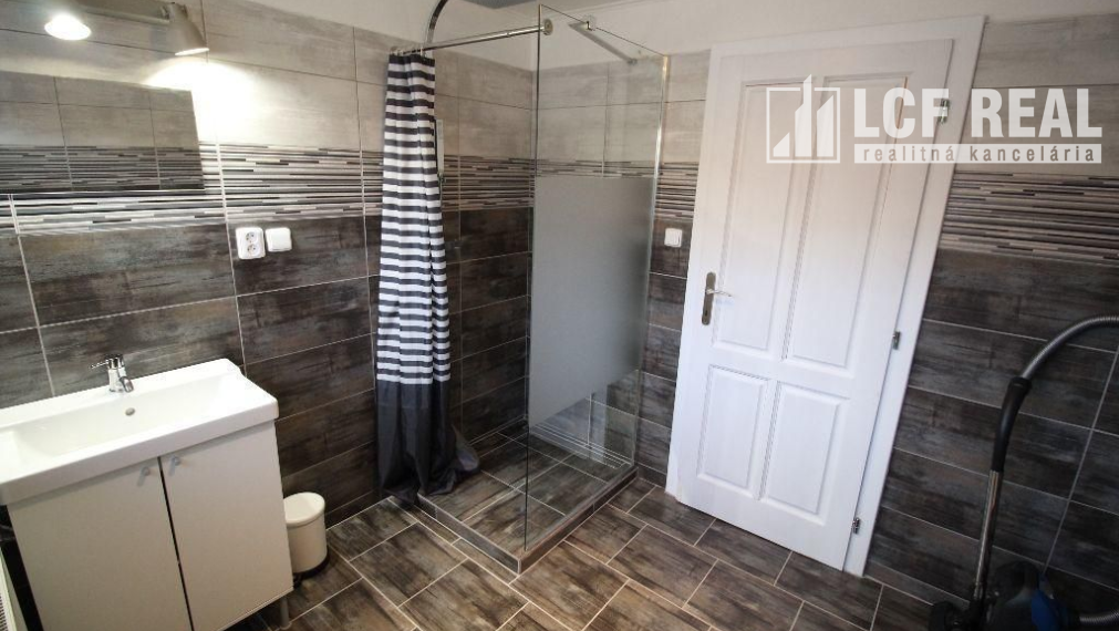Na prenájom Luxusný 2-izbový byt, 100 m², Košice–Staré Mesto