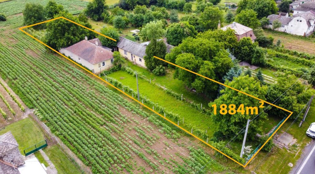 3-IZB. RD S GARÁŽOU A POZEMKOM 1884 m2, BORŠA