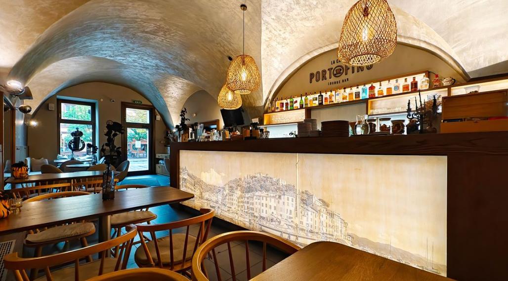 Luxusná zabehnutá kaviareň ul. Hlavná, Košice - Staré Mesto 