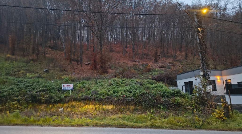 STAVEBNÝ POZEMOK so STAV. POVOLENÍM, NIŽNÝ KLÁTOV