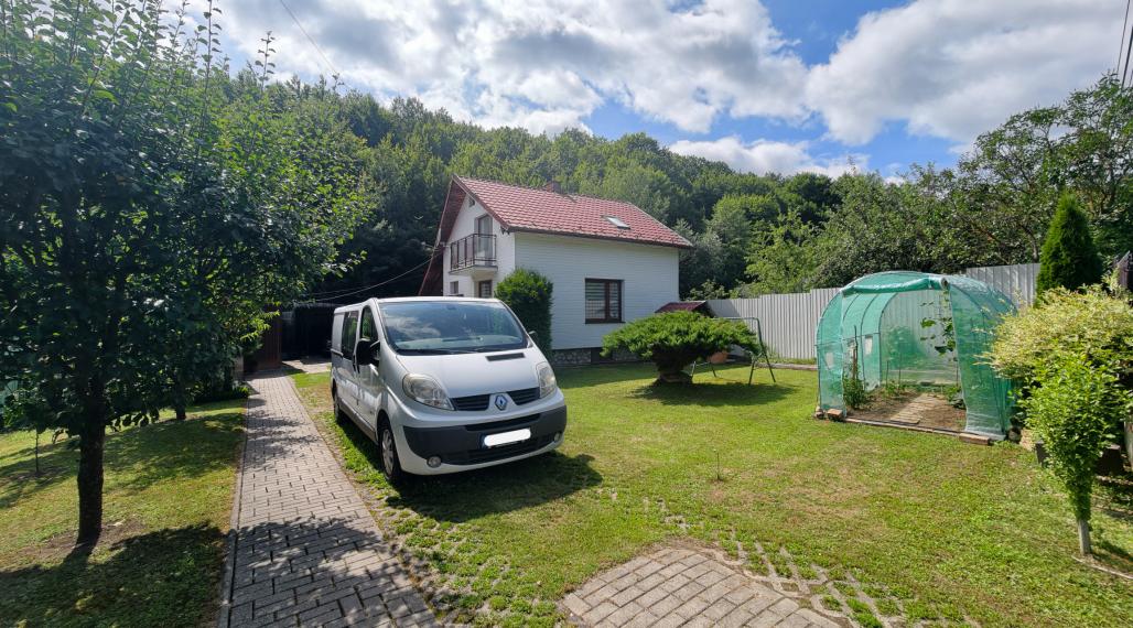 Celoročne obývateľná murovaná chata s garážou, Myslava