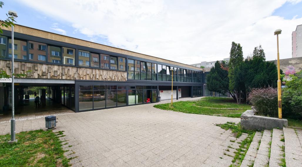 Prenájom obchodného priestoru v OC ERIKA, Košice - Terasa