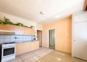 2-IZBOVÝ BYT S LOGGIOU, KOŠICE – FURČA - fotografia 1