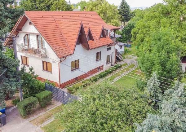 RODINNÝ DOM S VEĽKÝM POZEMKOM, UL. HLAVNÁ, VALALIKY