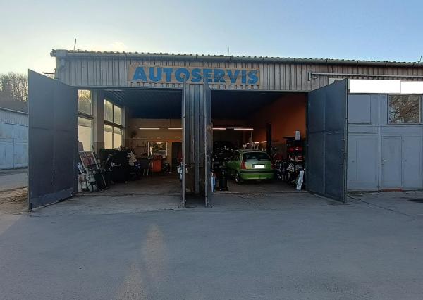 ZABEHNUTÝ AUTOSERVIS NA ODSTÚPENIE, KOŠICE - JUH 