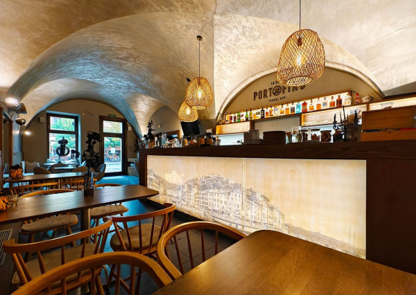 Luxusná zabehnutá kaviareň ul. Hlavná, Košice - Staré Mesto 