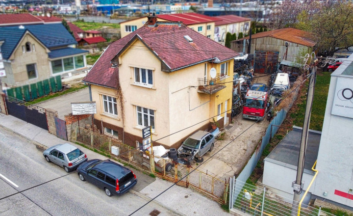 RODINNÝ DOM s HALOU a VEĽKÝM POZEMKOM, KOŠICE – SEVER - fotografia 4