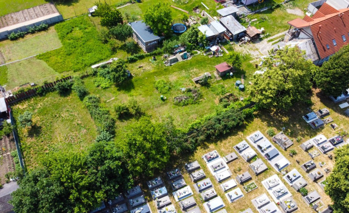 VEĽKÝ STAVEBNÝ POZEMKOM, UL. HLAVNÁ, VALALIKY - fotografia 3