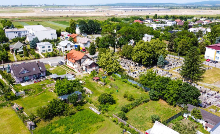 VEĽKÝ STAVEBNÝ POZEMKOM, UL. HLAVNÁ, VALALIKY - fotografia 7