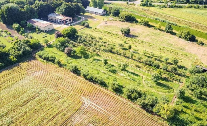 PENZIÓN S BUDOVAMI A VEĽKÝM POZEMKOM, SOMOTOR - fotografia 39
