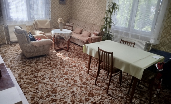 RD s garážou a pekným pozemkom vo výbornej lokalite, Revúca - fotografia 8