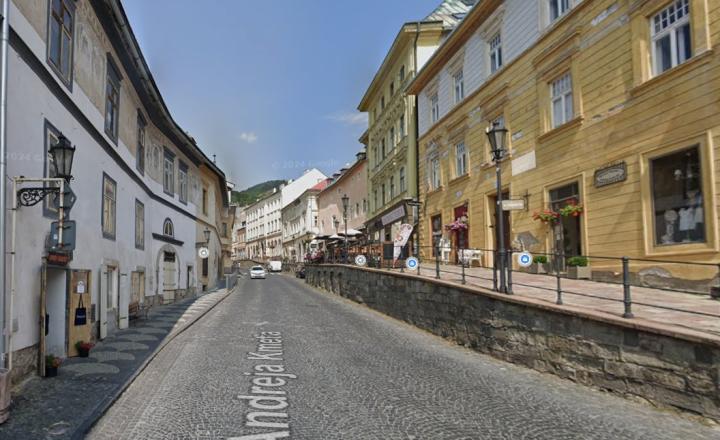 Investičný podkrovný apartmán v historickom centre, Banská Štiavnica - fotografia 11