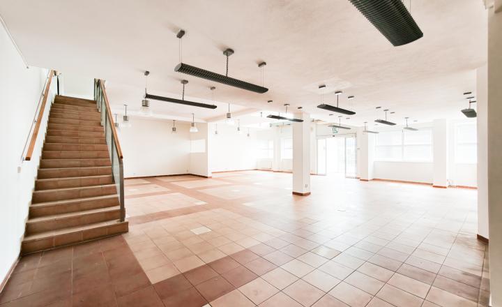 Na prenájom komerčný priestor s výmerou 314,7 m², Košice – Juh - fotografia 3
