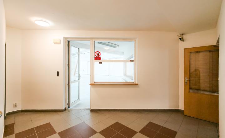 Na prenájom komerčný priestor s výmerou 314,7 m², Košice – Juh - fotografia 7