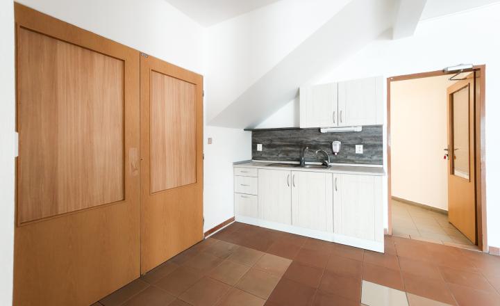 Na prenájom komerčný priestor s výmerou 314,7 m², Košice – Juh - fotografia 11