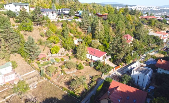 Veľký stavebný pozemok pri lese 1959 m², Košice - Čermeľ - fotografia 1