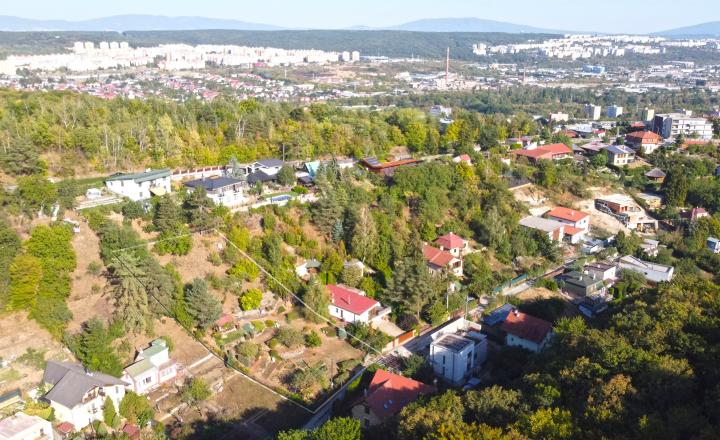 Veľký stavebný pozemok pri lese 1959 m², Košice - Čermeľ - fotografia 2