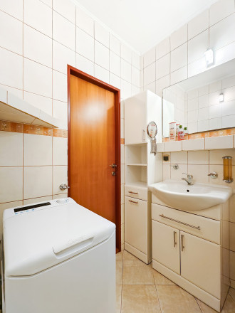 3 IZB. BYT s LOGGIOU, ul. ZOMBOVA, KOŠICE – SÍDLISKO KVP - fotografia 6