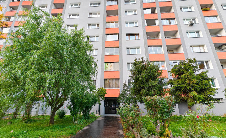 3 IZB. BYT s LOGGIOU, ul. ZOMBOVA, KOŠICE – SÍDLISKO KVP - fotografia 15