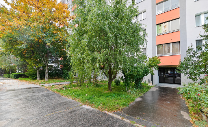 3 IZB. BYT s LOGGIOU, ul. ZOMBOVA, KOŠICE – SÍDLISKO KVP - fotografia 16