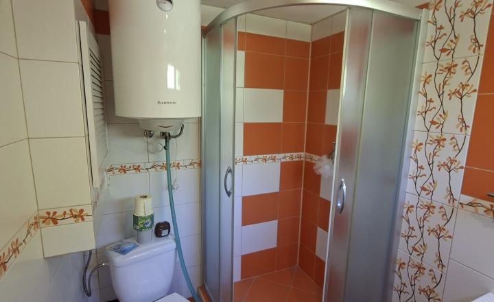 Záhradná chata so záhradou na lukratívnom mieste, Nižná Hutka - fotografia 10