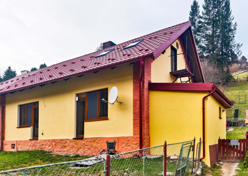 RD po kompletnej rekonštrukcii v lone prírody, Žakarovce